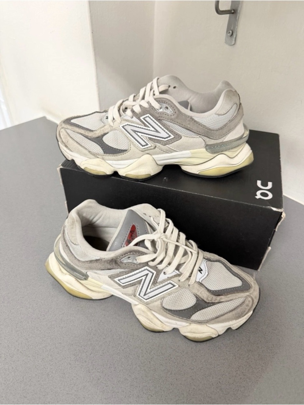 New Balance Men's Gray White Mesh Suede Sneakers